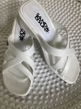 White Sand N Sun Slip-on Sandals, Soft Plastic Upper, Size 39 (US 7-1/2 - 8)